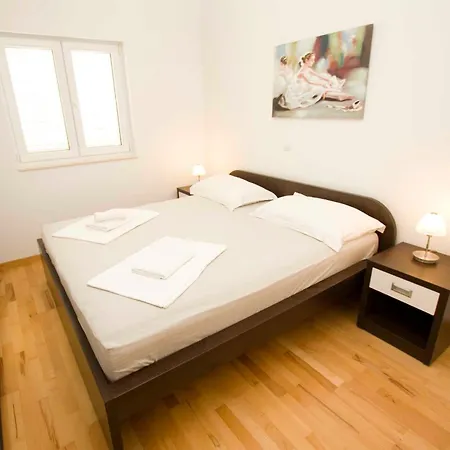 Lamija Apartment *