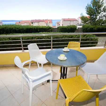 Apartment Lamija *