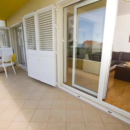 Apartment Lamija *